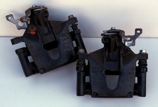 Задній супорт 1144079 і 1144076